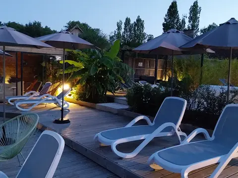 Terrasses et espaces détente de La Ferme des Poulardières près de Chambord
