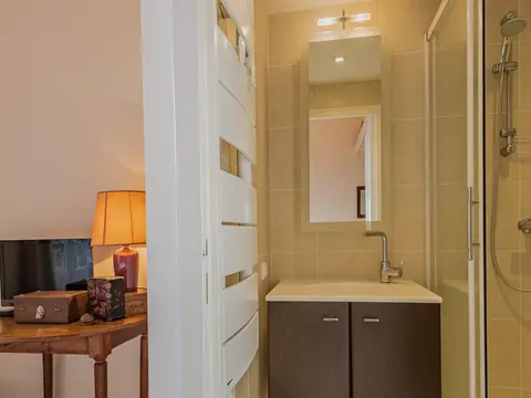 Salle d’eau privée de la chambre Aigrette près de Chambord
