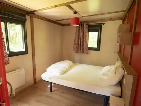 Chambre enfants du chalet PMR Merisier avec 2 lits 80, hébergement accessible PMR