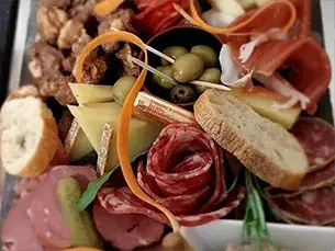 Planche apéritive de produits locaux en Sologne